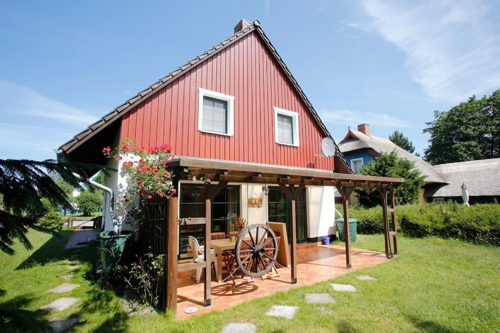 Trollhus - Grosses Familienfreundliches Ferienhaus Born Exterior foto