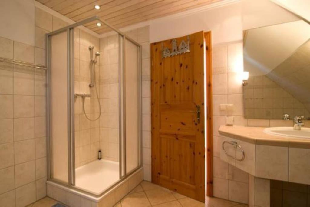 Trollhus - Grosses Familienfreundliches Ferienhaus Born Exterior foto